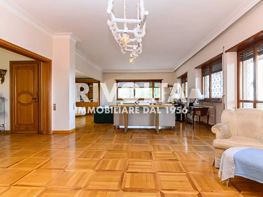 Immagine 3 di Attico in vendita  in Via Cassia a Roma