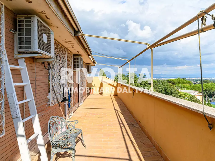 Immagine 16 di Attico in vendita  in Via Cassia a Roma