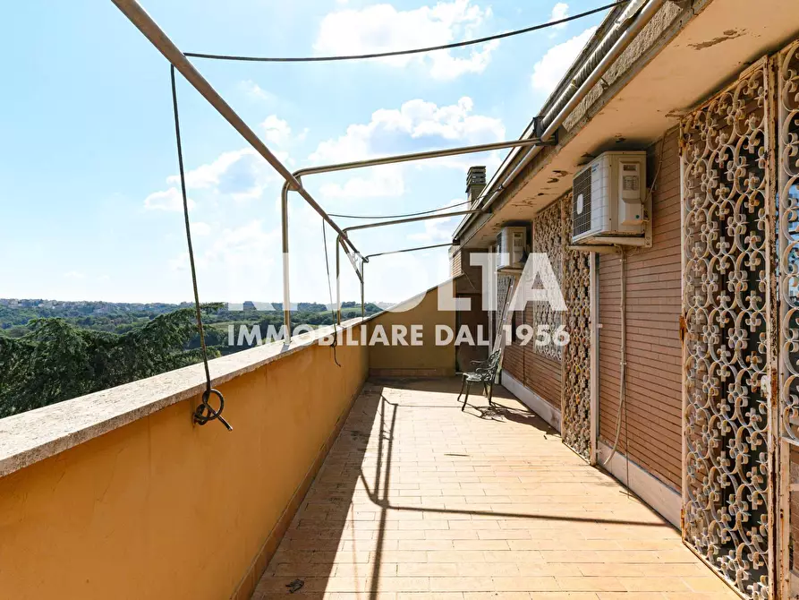 Immagine 17 di Attico in vendita  in Via Cassia a Roma