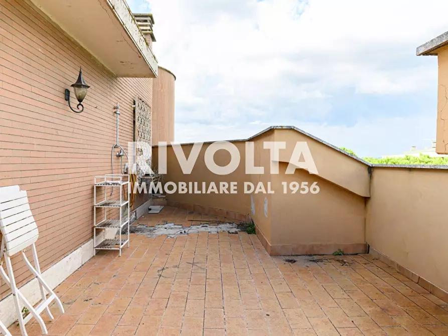 Immagine 18 di Attico in vendita  in Via Cassia a Roma