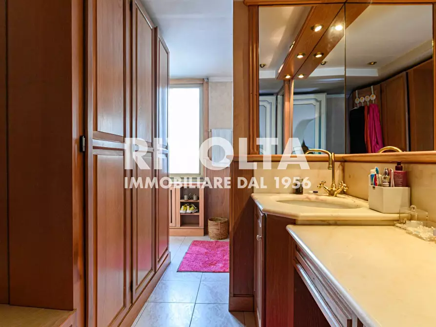 Immagine 21 di Attico in vendita  in Via Cassia a Roma