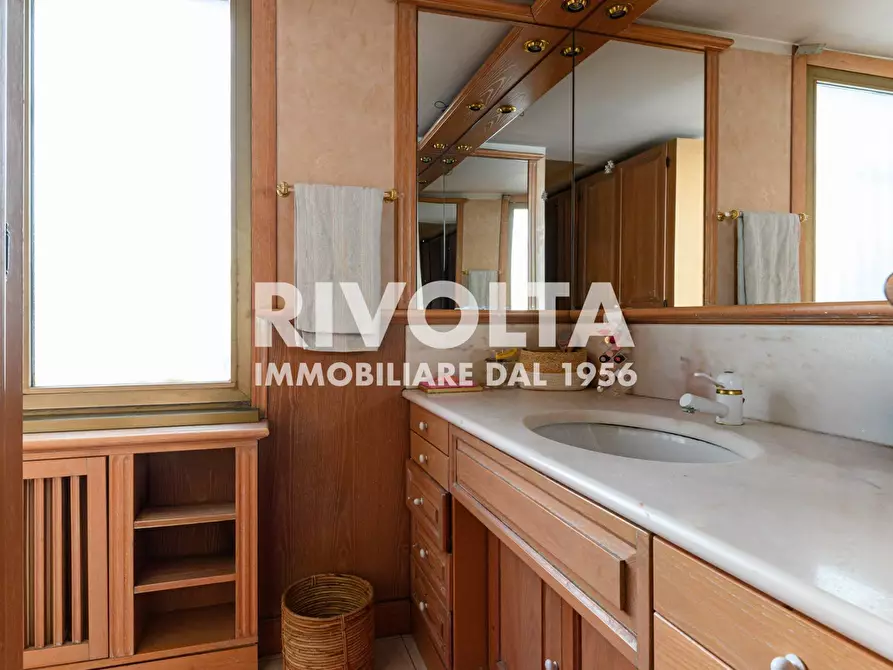 Immagine 22 di Attico in vendita  in Via Cassia a Roma