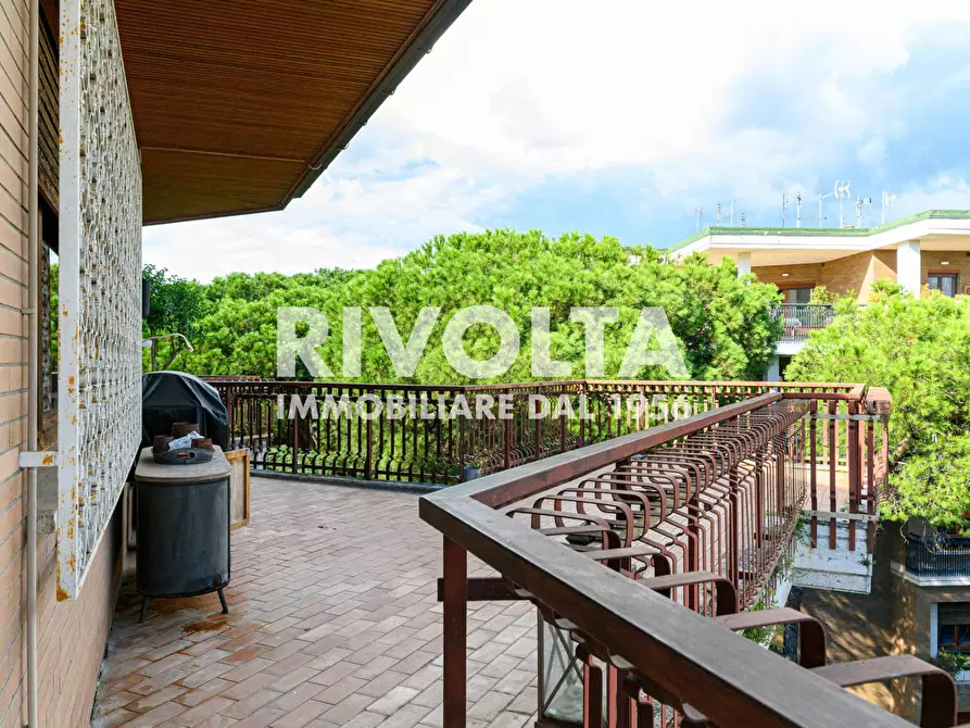 Immagine 35 di Attico in vendita  in Via Cassia a Roma