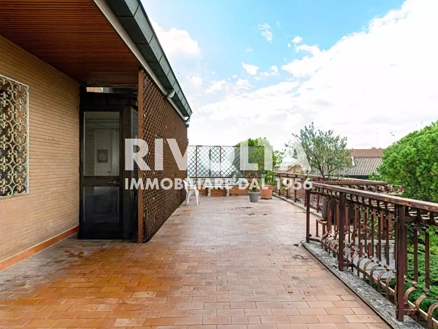 Immagine 38 di Attico in vendita  in Via Cassia a Roma