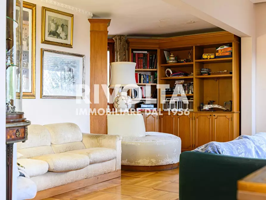 Immagine 49 di Attico in vendita  in Via Cassia a Roma