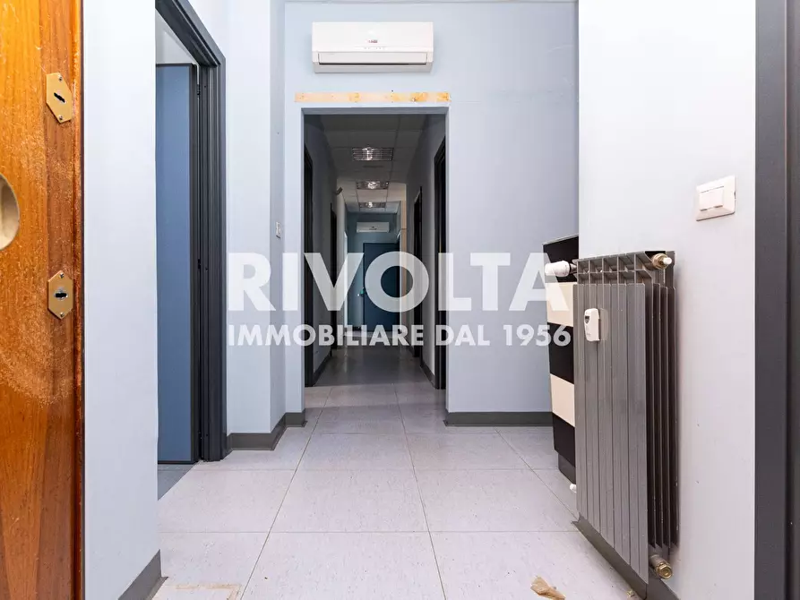 Immagine 1 di Ufficio in affitto  in via marcoantonio odescalchi a Roma