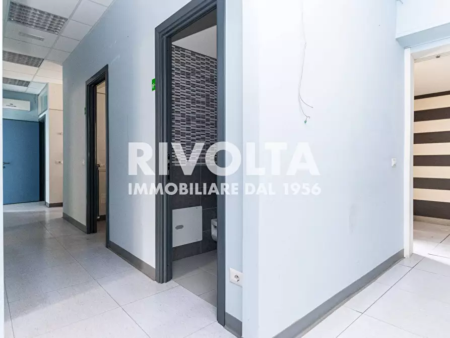 Immagine 6 di Ufficio in affitto  in via marcoantonio odescalchi a Roma