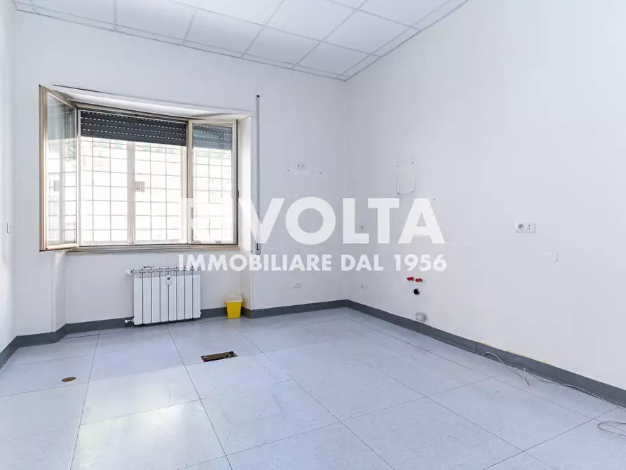 Immagine 16 di Ufficio in affitto  in via marcoantonio odescalchi a Roma