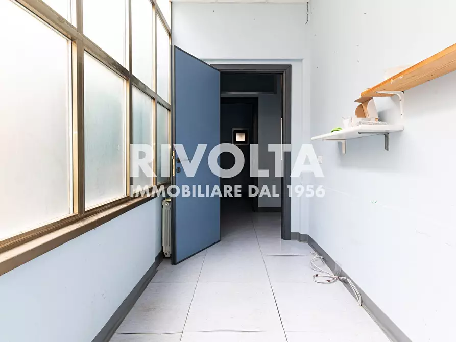 Immagine 25 di Ufficio in affitto  in via marcoantonio odescalchi a Roma