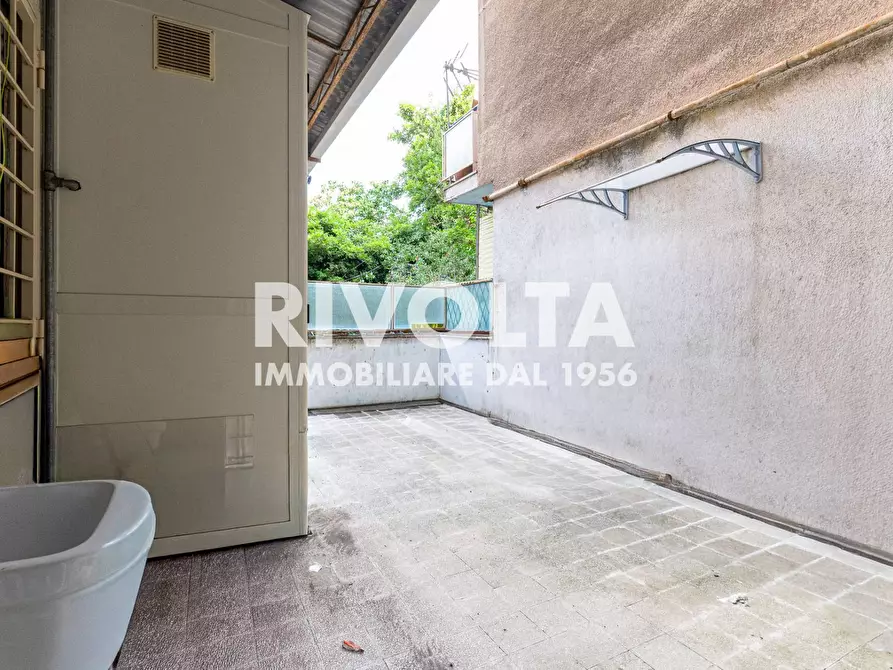 Immagine 27 di Ufficio in affitto  in via marcoantonio odescalchi a Roma