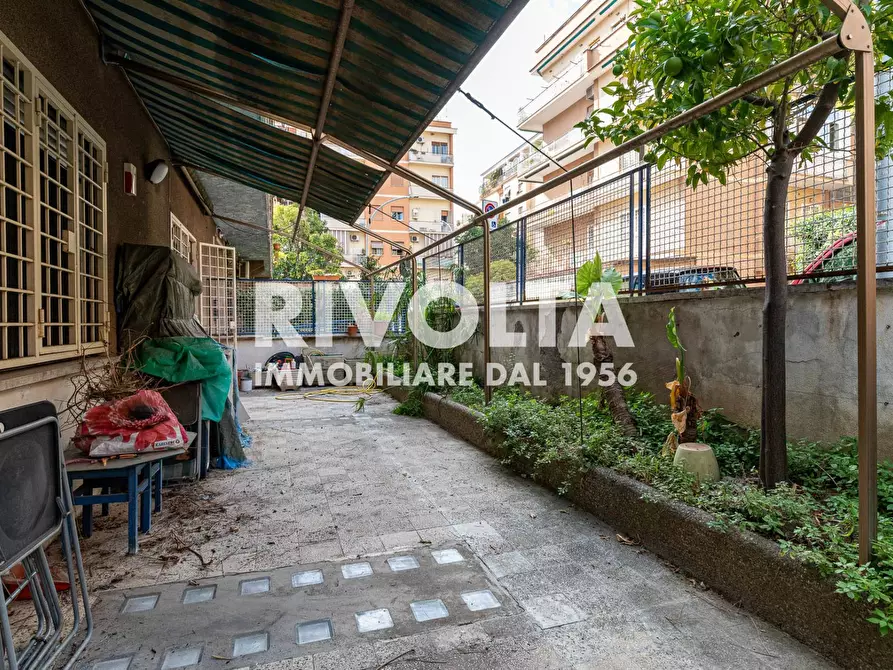 Immagine 30 di Ufficio in affitto  in via marcoantonio odescalchi a Roma