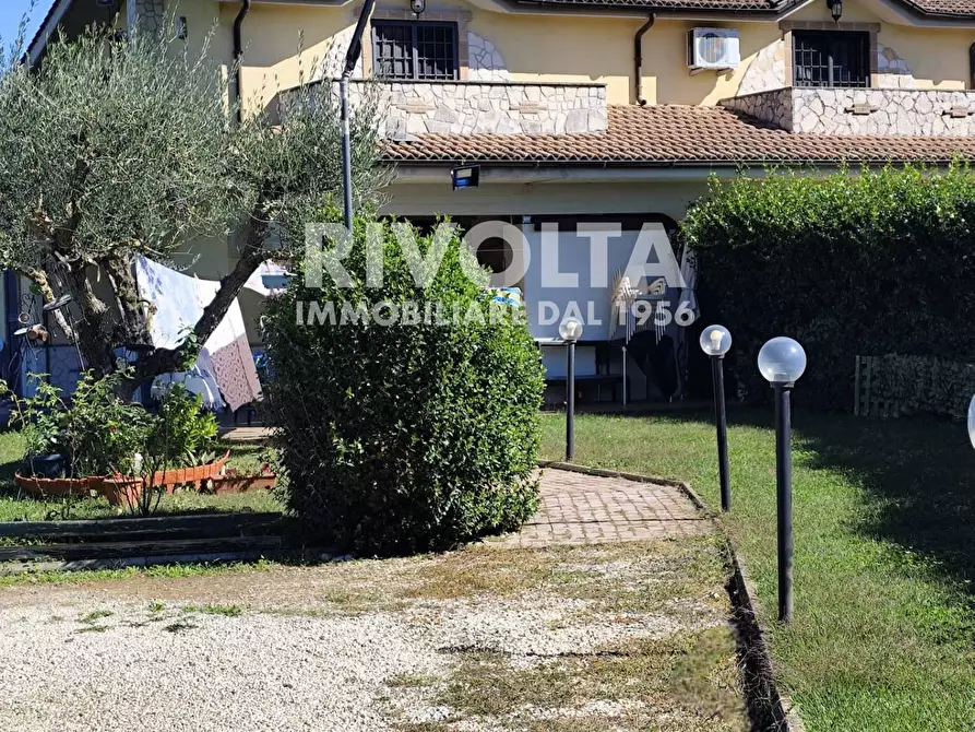 Immagine 48 di Villa in vendita  in via della pace 22n a Fiano Romano