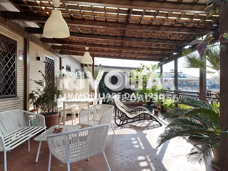 Immagine 59 di Appartamento in affitto  in Via Bevagna a Roma