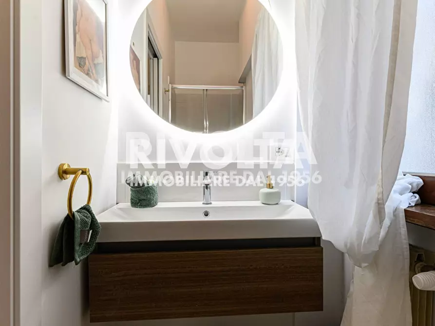 Immagine 34 di Appartamento in affitto  in Via Bevagna a Roma