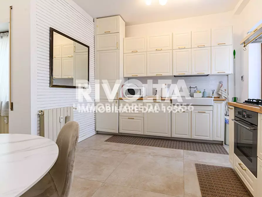 Immagine 27 di Appartamento in affitto  in Via Bevagna a Roma