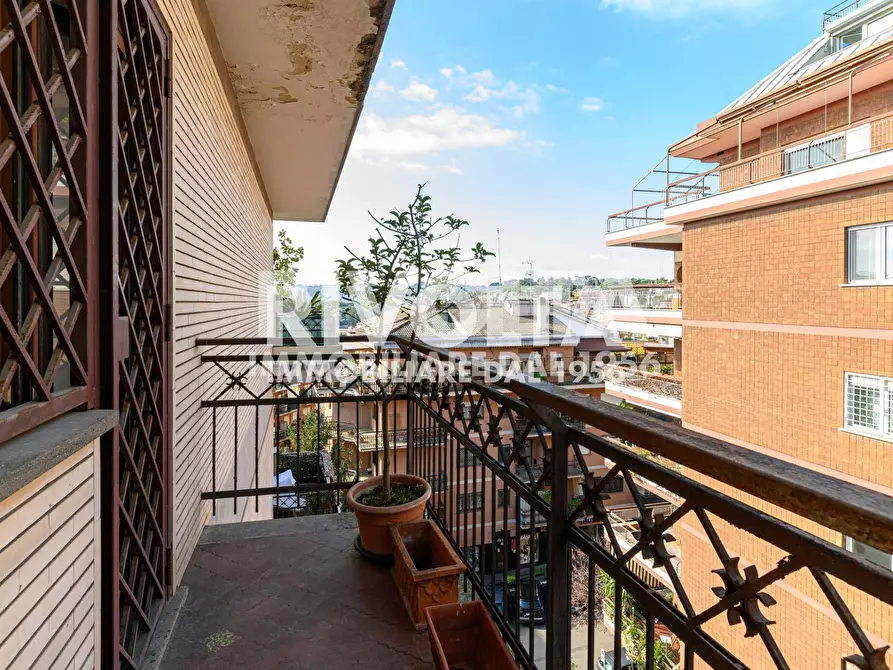 Immagine 61 di Appartamento in affitto  in Via Bevagna a Roma