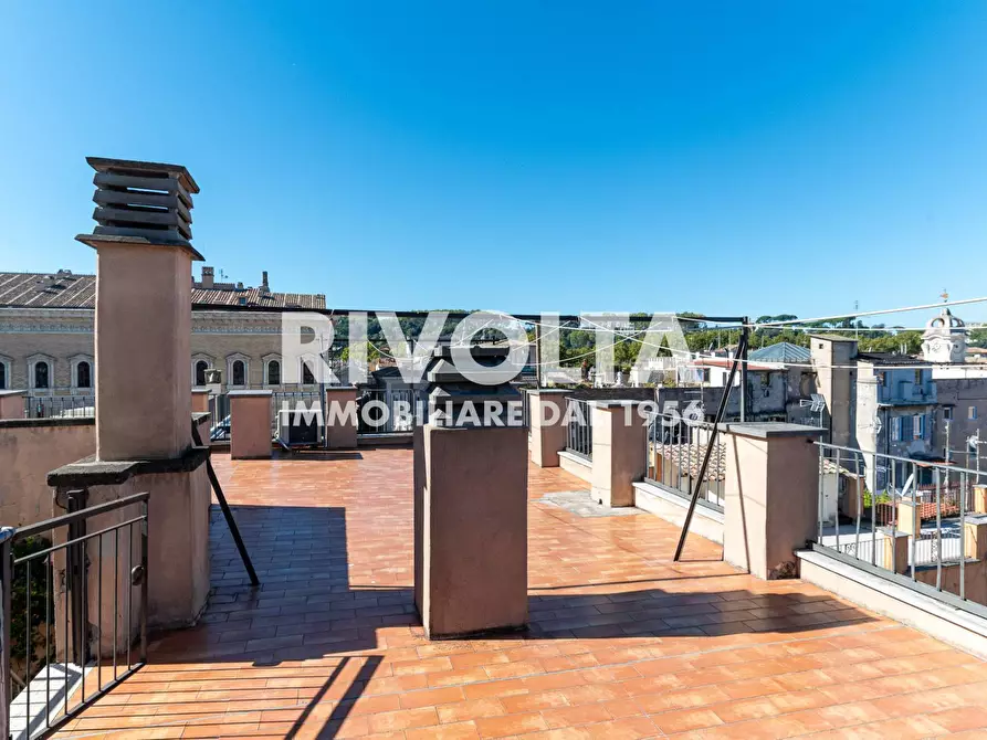 Immagine 8 di Appartamento in vendita  in Piazza Campo De' Fiori a Roma