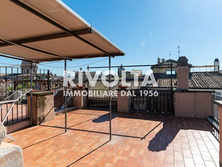 Immagine 11 di Appartamento in vendita  in Piazza Campo De' Fiori a Roma