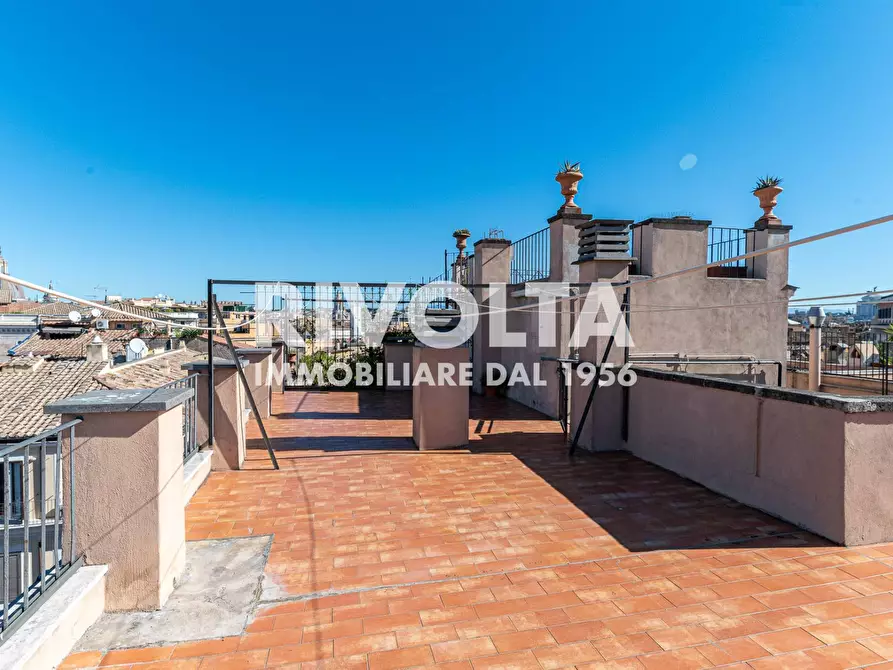 Immagine 13 di Appartamento in vendita  in Piazza Campo De' Fiori a Roma