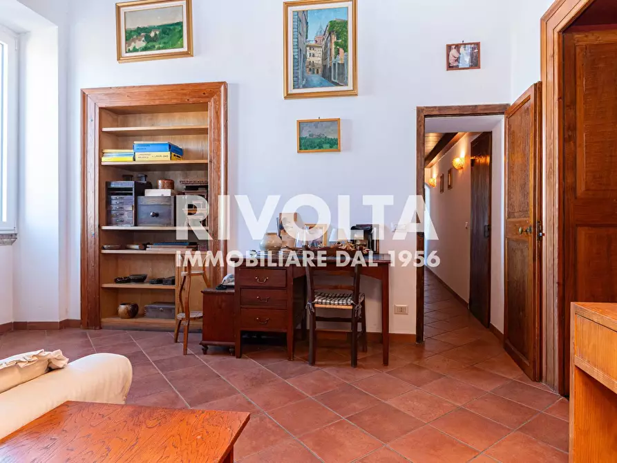 Immagine 44 di Appartamento in vendita  in Piazza Campo De' Fiori a Roma