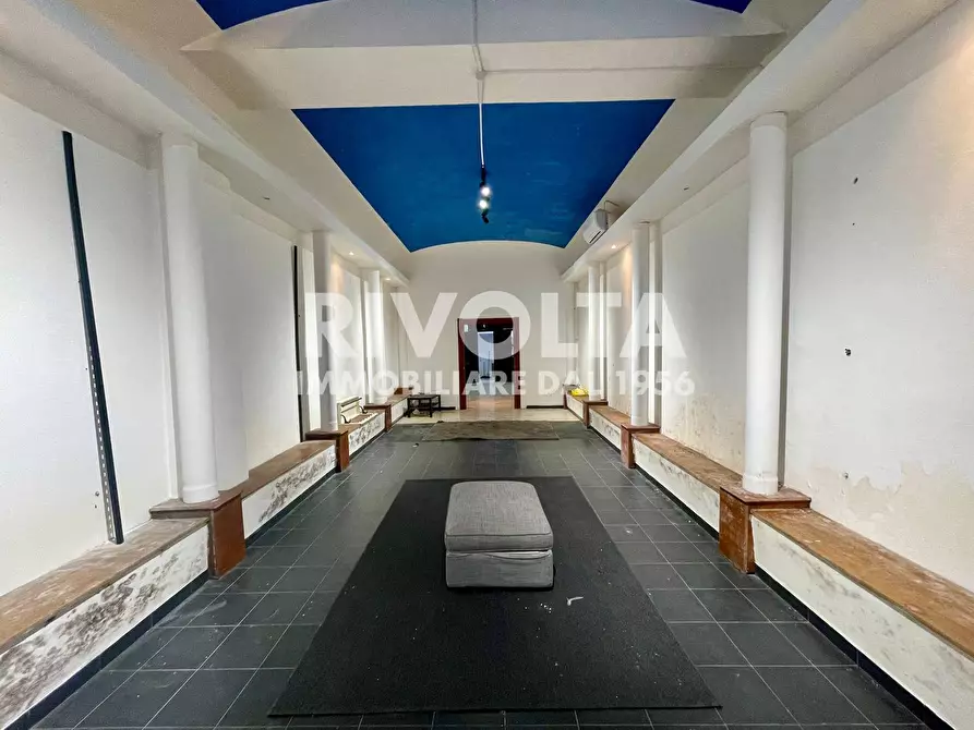 Immagine 2 di Magazzino in vendita  a Roma