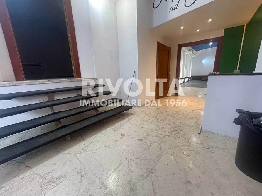 Immagine 15 di Magazzino in vendita  a Roma