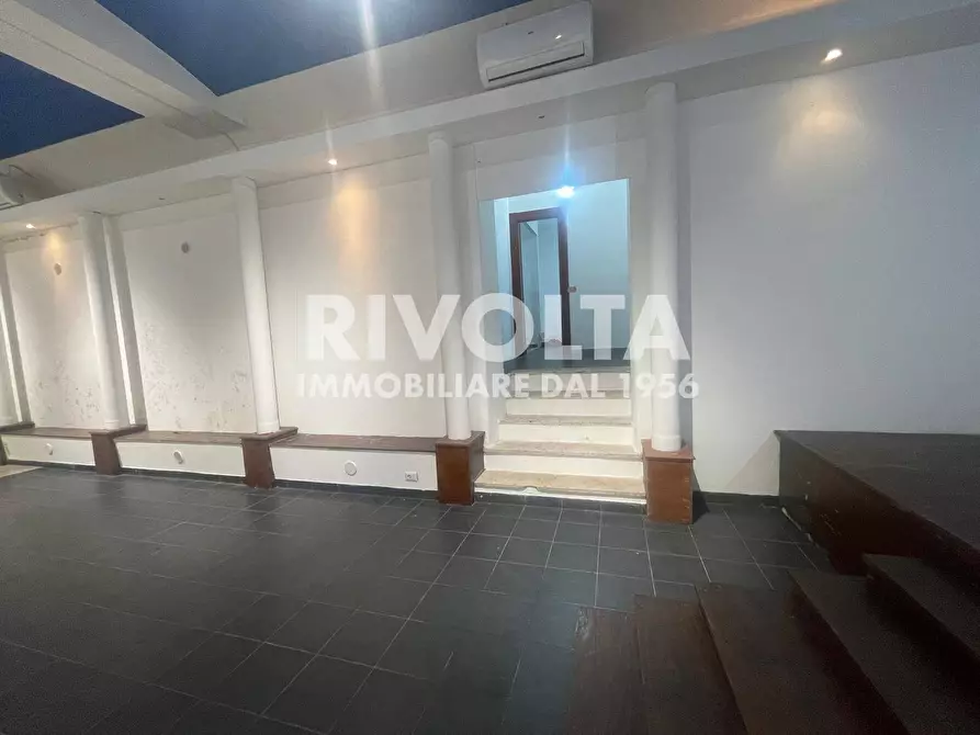 Immagine 16 di Magazzino in vendita  a Roma