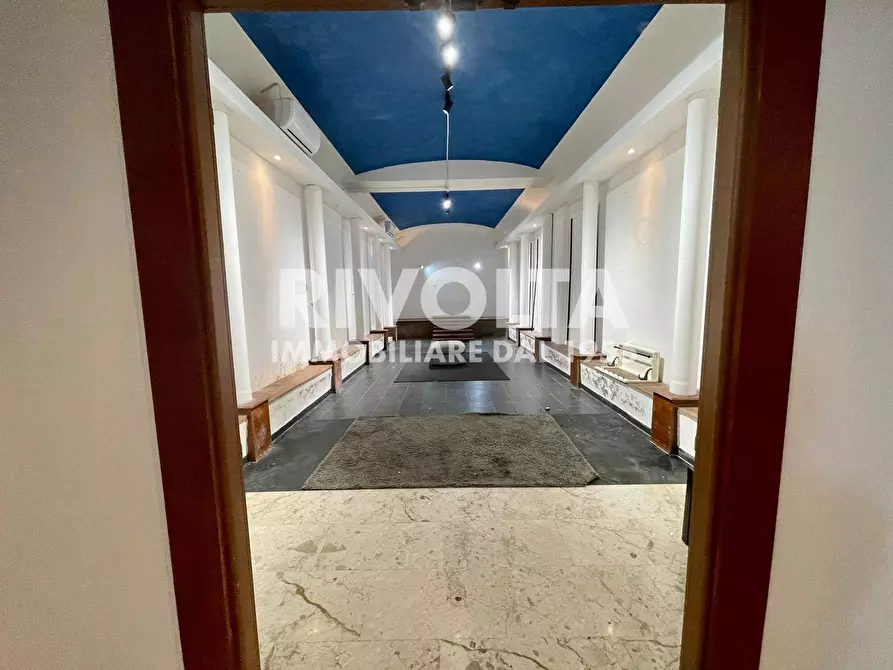 Immagine 18 di Magazzino in vendita  a Roma