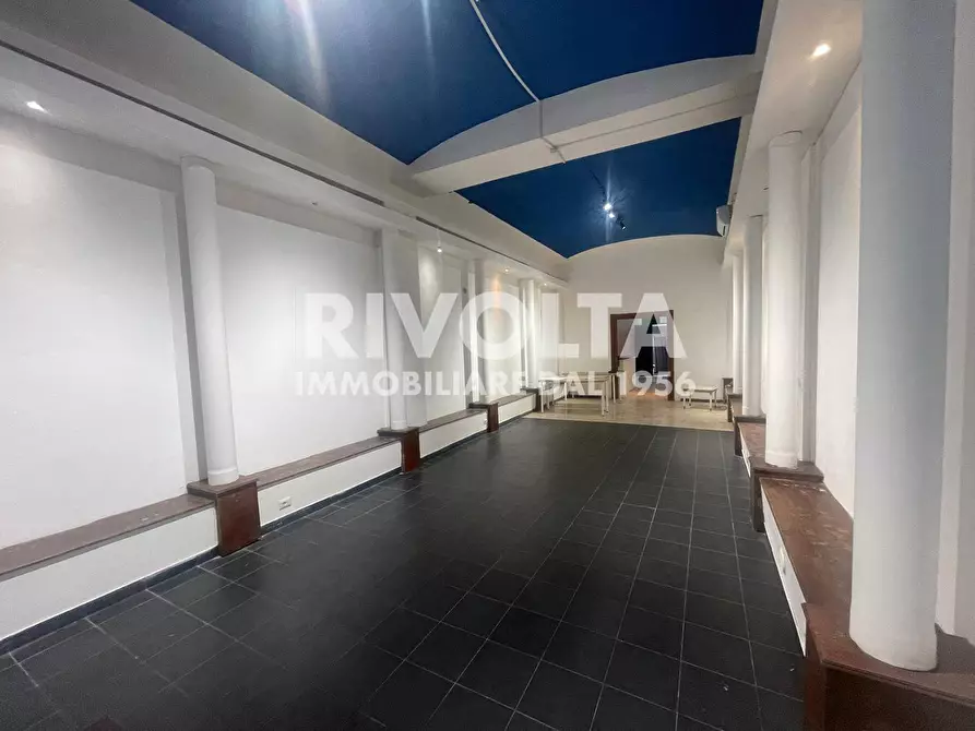 Immagine 21 di Magazzino in vendita  a Roma