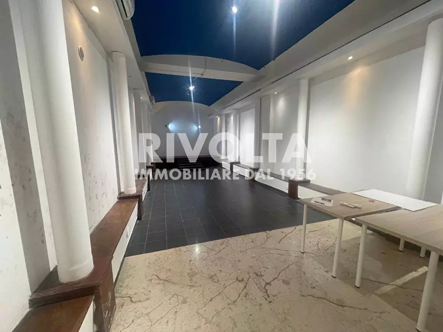 Immagine 22 di Magazzino in vendita  a Roma