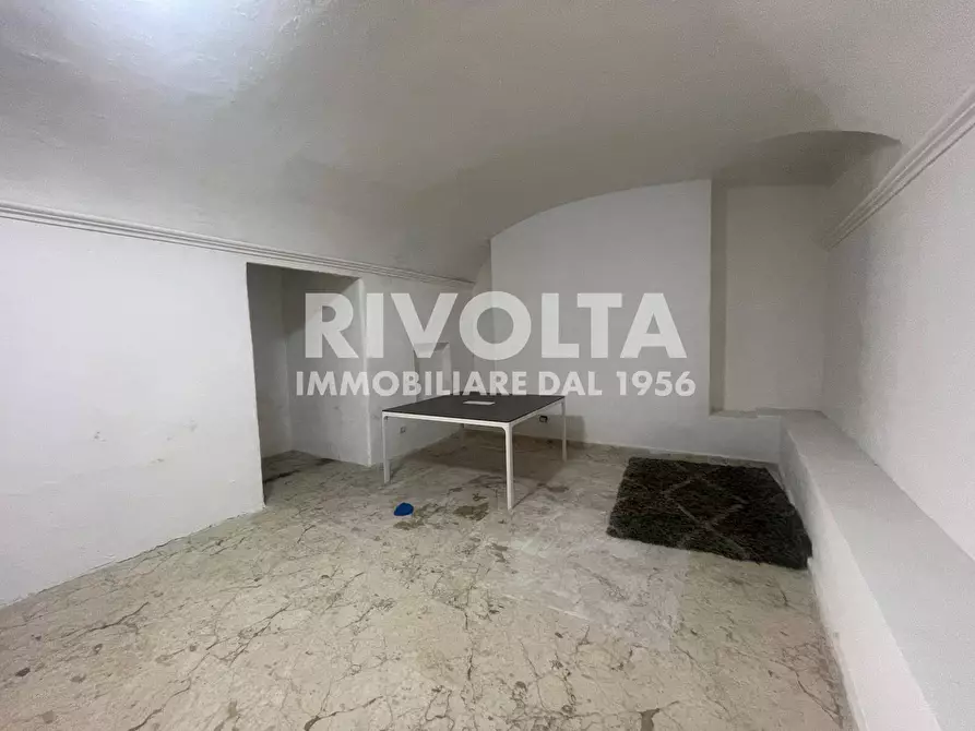 Immagine 25 di Magazzino in vendita  a Roma