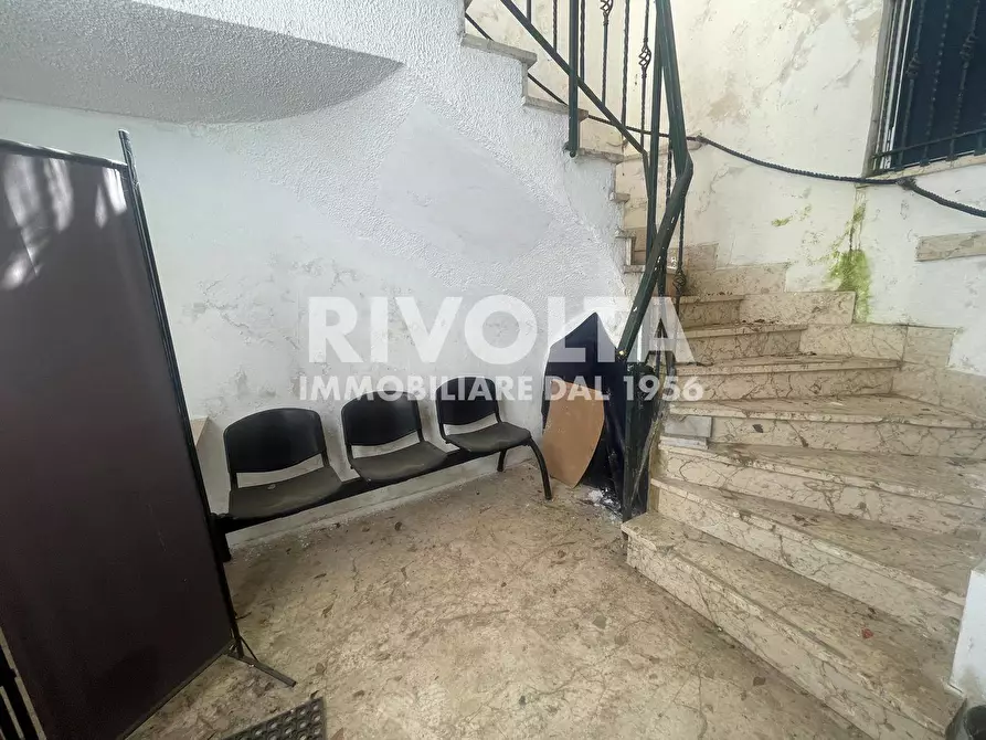 Immagine 30 di Magazzino in vendita  a Roma