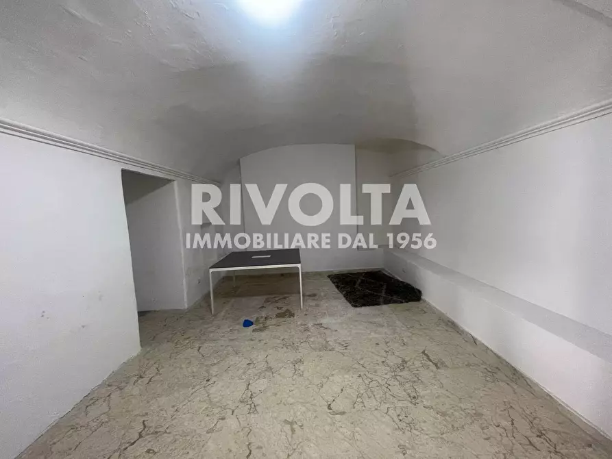 Immagine 44 di Magazzino in vendita  a Roma