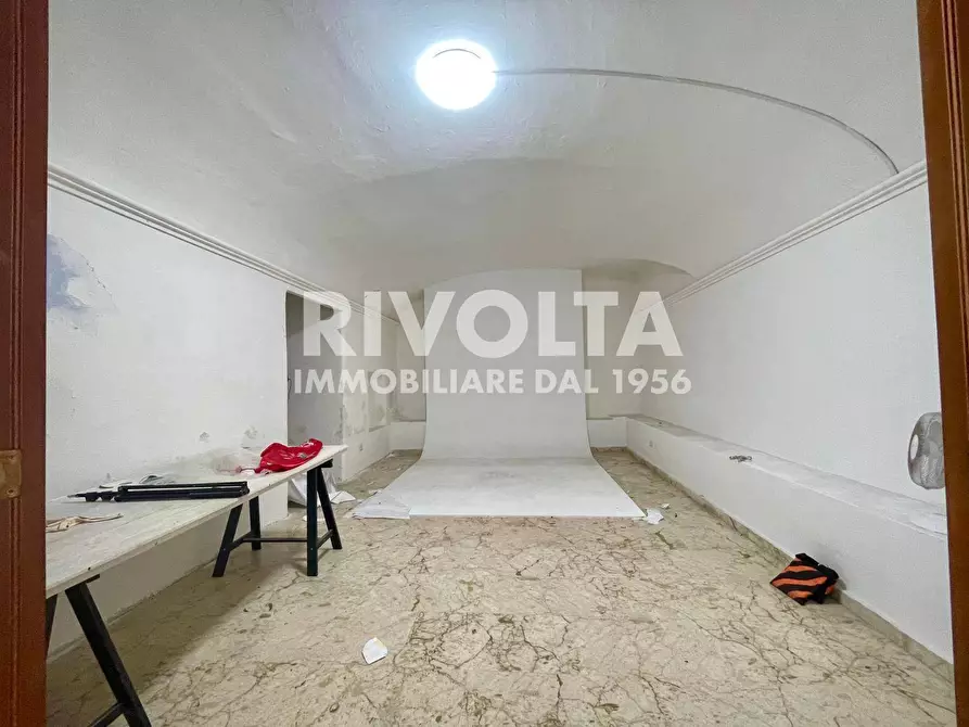 Immagine 50 di Magazzino in vendita  a Roma