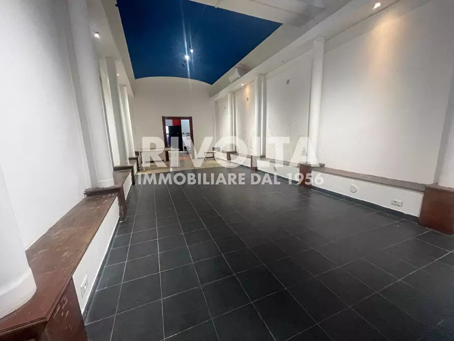 Immagine 52 di Magazzino in vendita  a Roma