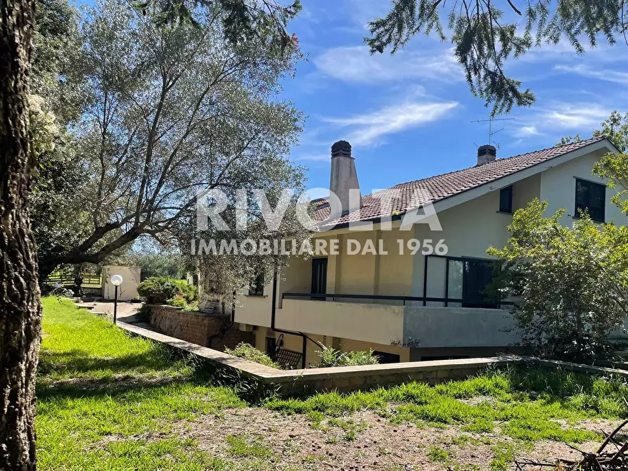 Immagine 2 di Villa in vendita  in strada signorino a Viterbo