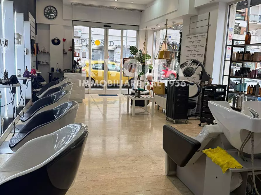 Immagine 5 di Attività commerciale in vendita  in Via Delle Cave a Roma
