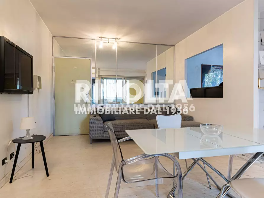 Immagine 7 di Appartamento in vendita  in Viale Giulio Cesare a Roma