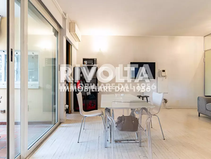 Immagine 8 di Appartamento in vendita  in Viale Giulio Cesare a Roma