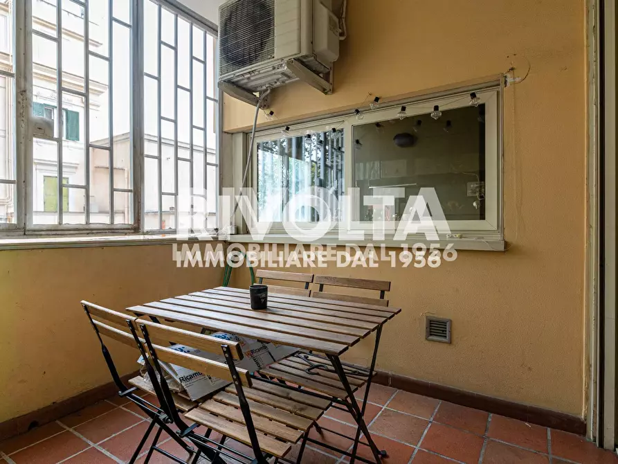 Immagine 11 di Appartamento in vendita  in Viale Giulio Cesare a Roma