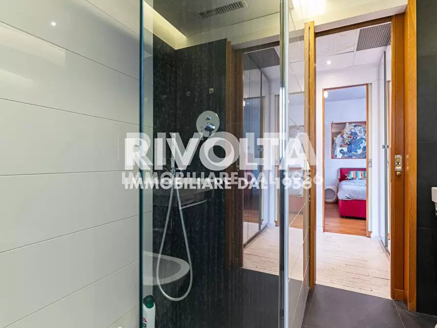 Immagine 17 di Appartamento in vendita  in Viale Giulio Cesare a Roma