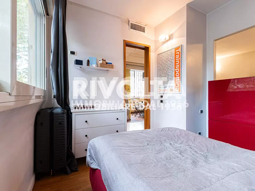 Immagine 23 di Appartamento in vendita  in Viale Giulio Cesare a Roma