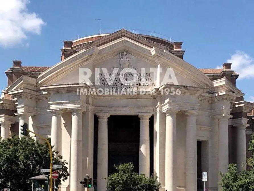 Immagine 1 di Box auto in vendita  in Piazza Euclide a Roma