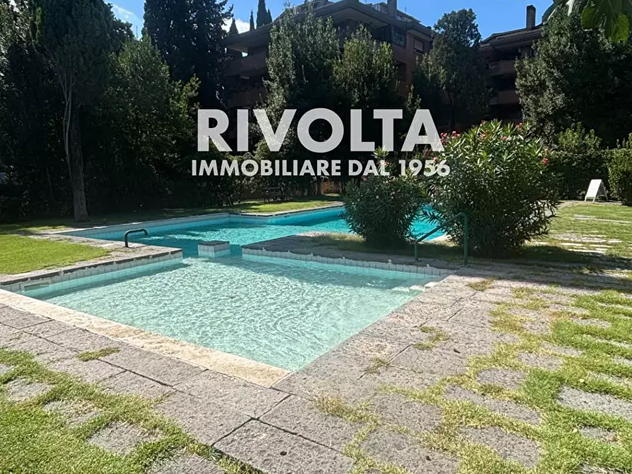 Immagine 3 di Appartamento in vendita  in Via Della Camilluccia a Roma