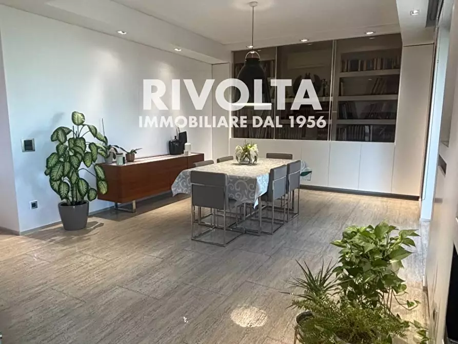 Immagine 5 di Appartamento in vendita  in Via Della Camilluccia a Roma