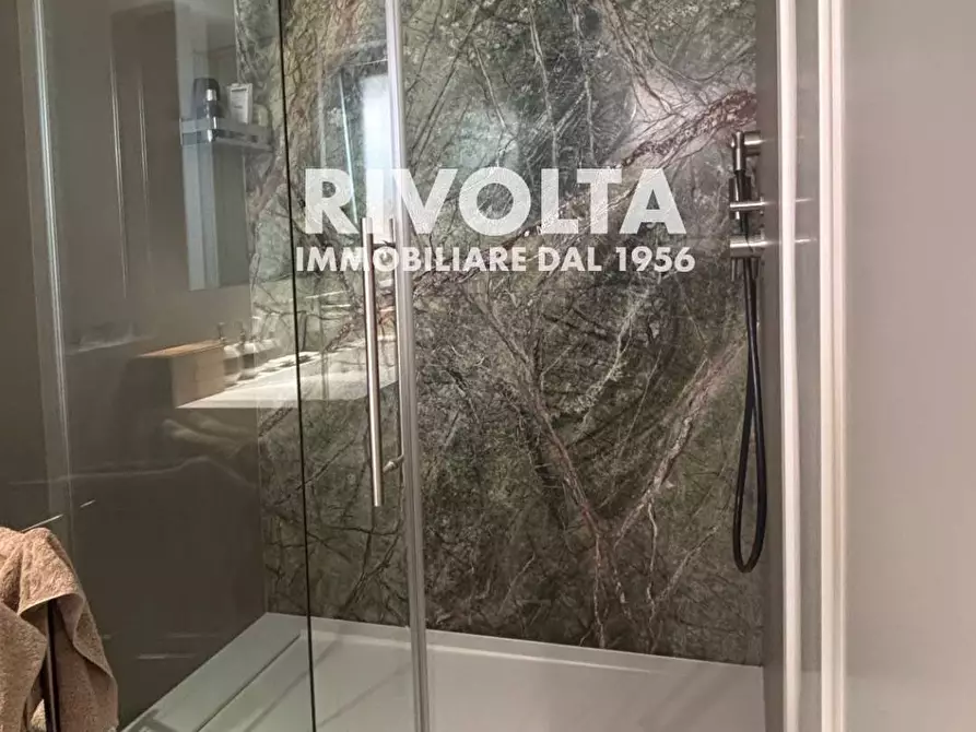 Immagine 9 di Appartamento in vendita  in Via Della Camilluccia a Roma