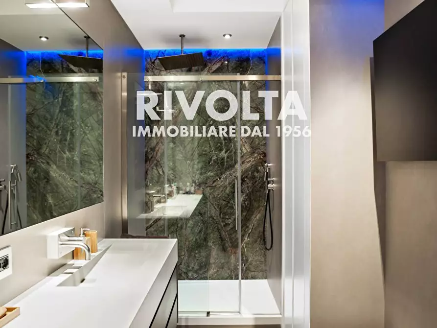 Immagine 26 di Appartamento in vendita  in Via Della Camilluccia a Roma