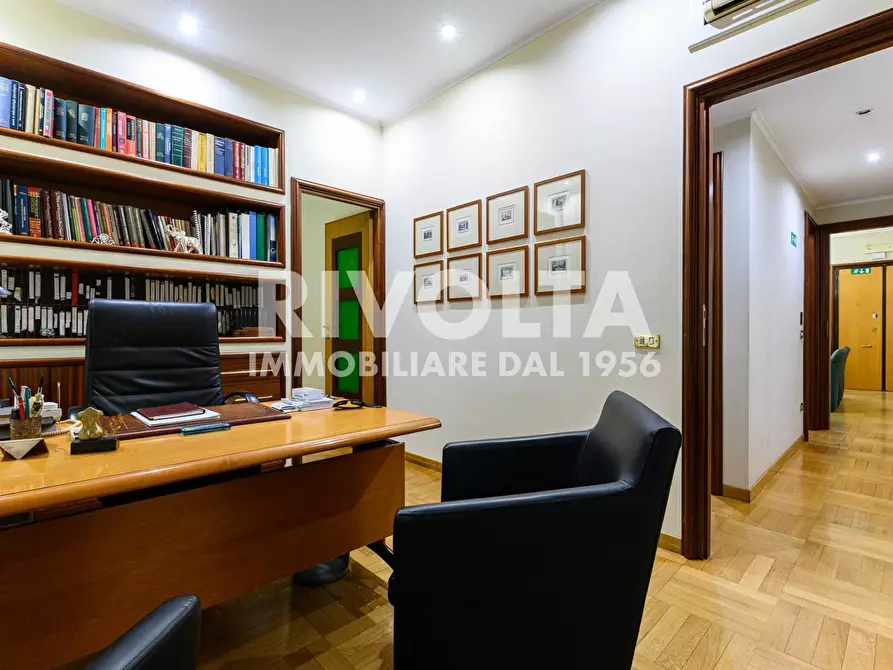 Immagine 25 di Appartamento in vendita  in Via Domenico Chelini a Roma