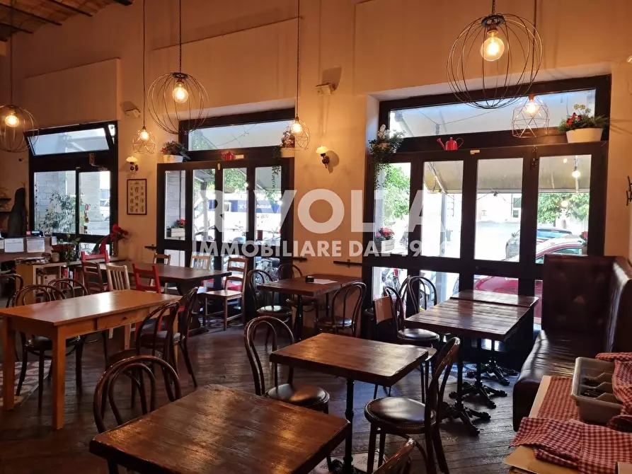 Immagine 1 di Attività commerciale in vendita  in Piazza Barberini a Roma