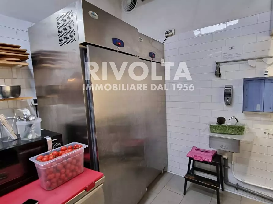 Immagine 20 di Attività commerciale in vendita  in Piazza Barberini a Roma